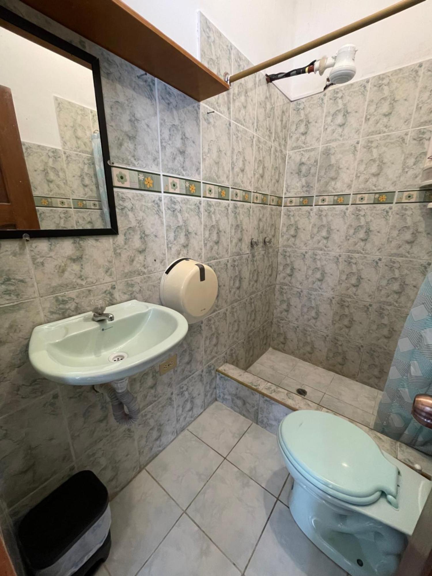 Casa De Huespedes "Darling" Hotel Пуерто Бакерисо Морено Екстериор снимка