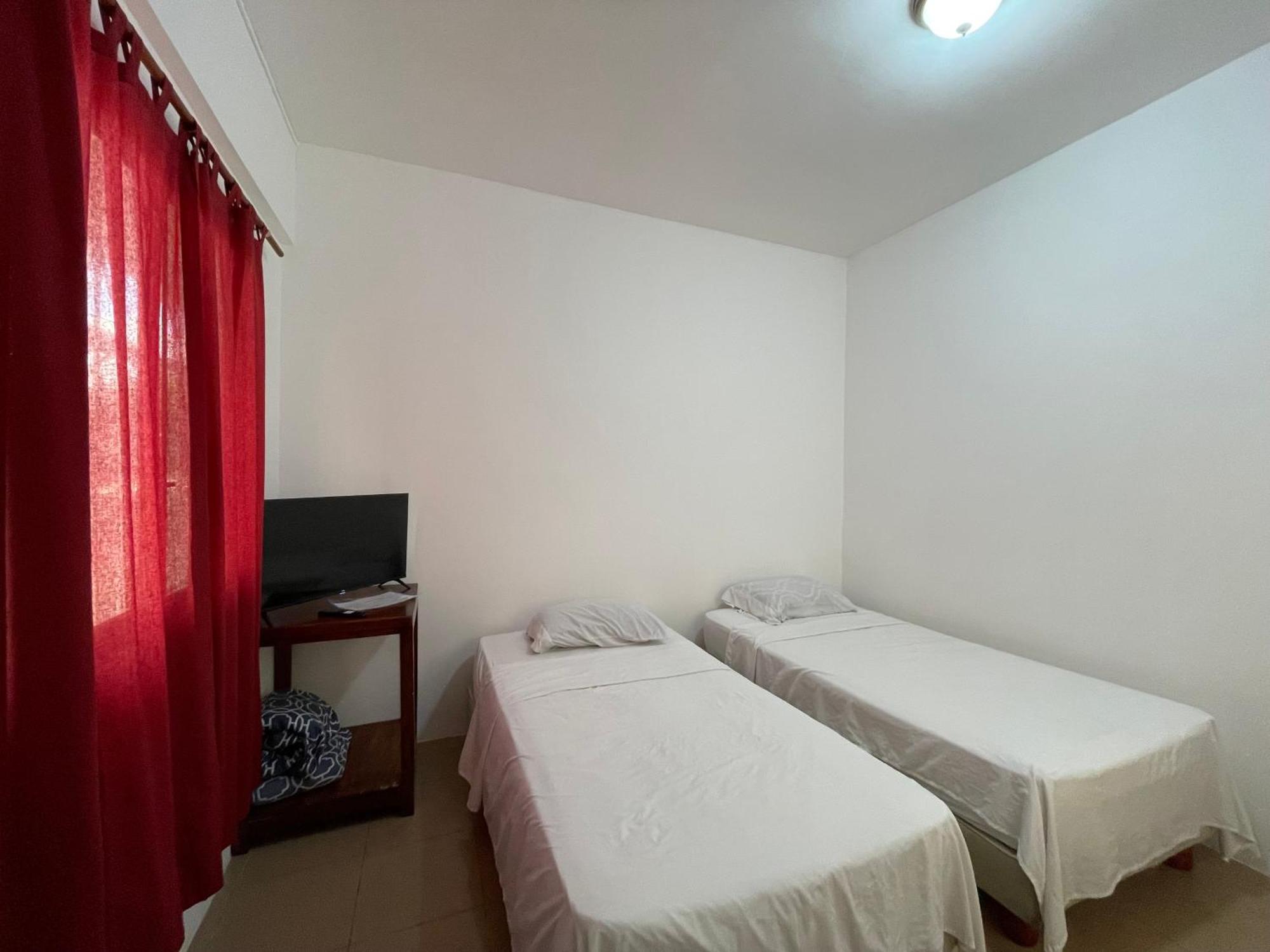 Casa De Huespedes "Darling" Hotel Пуерто Бакерисо Морено Екстериор снимка