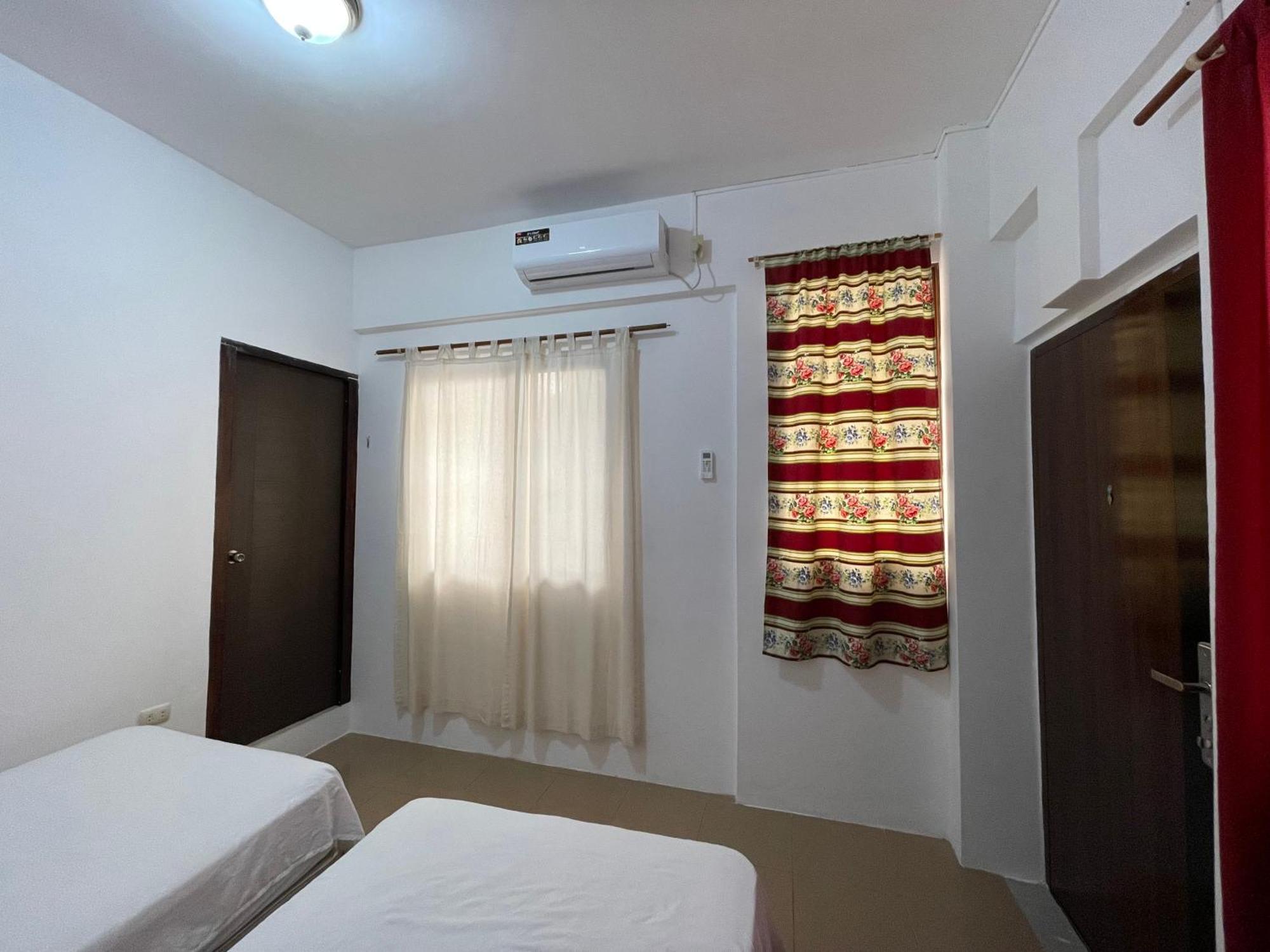 Casa De Huespedes "Darling" Hotel Пуерто Бакерисо Морено Екстериор снимка