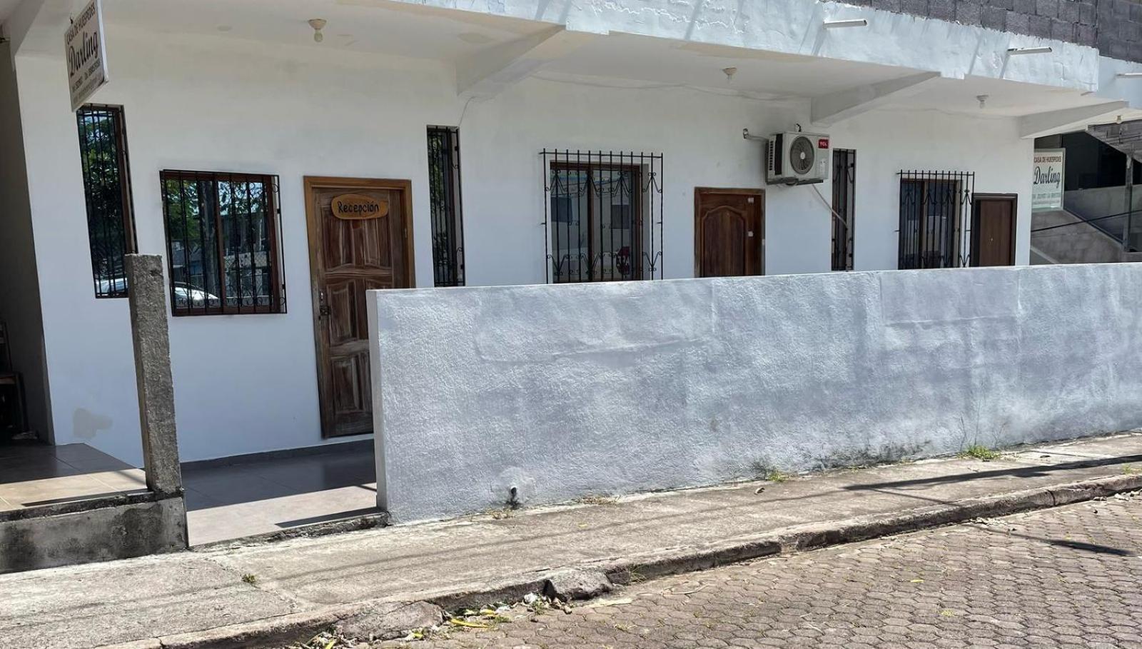 Casa De Huespedes "Darling" Hotel Пуерто Бакерисо Морено Екстериор снимка