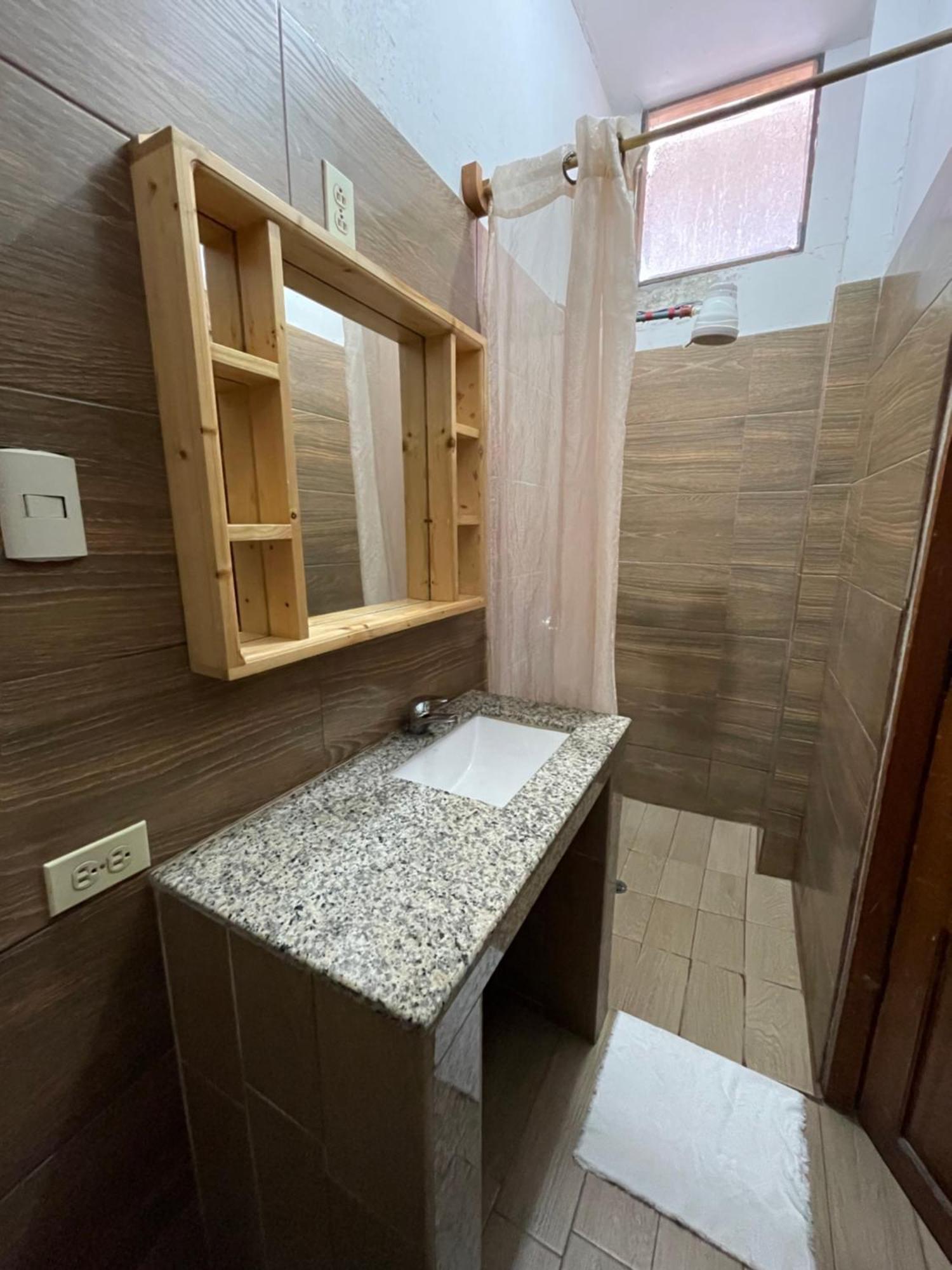 Casa De Huespedes "Darling" Hotel Пуерто Бакерисо Морено Екстериор снимка